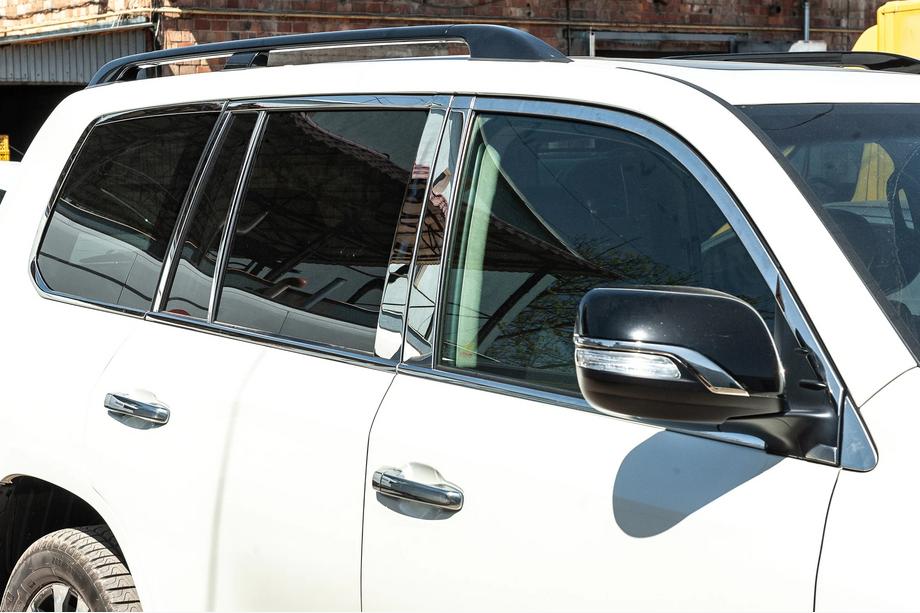 Lexus LX570/450d 2008–2022 Kompletta fönsterlister och stolplister (rostfritt stål) Image