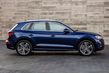 Andra generationen av den kompakta crossovern Audi Q5 foto 11