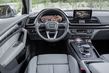 Andra generationen av den kompakta crossovern Audi Q5 foto 6