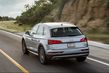 Andra generationen av den kompakta crossovern Audi Q5 foto 4