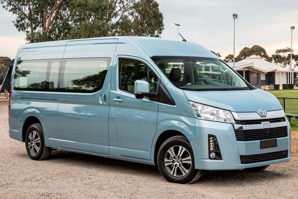Test av nya generationens Toyota Hiace minibuss