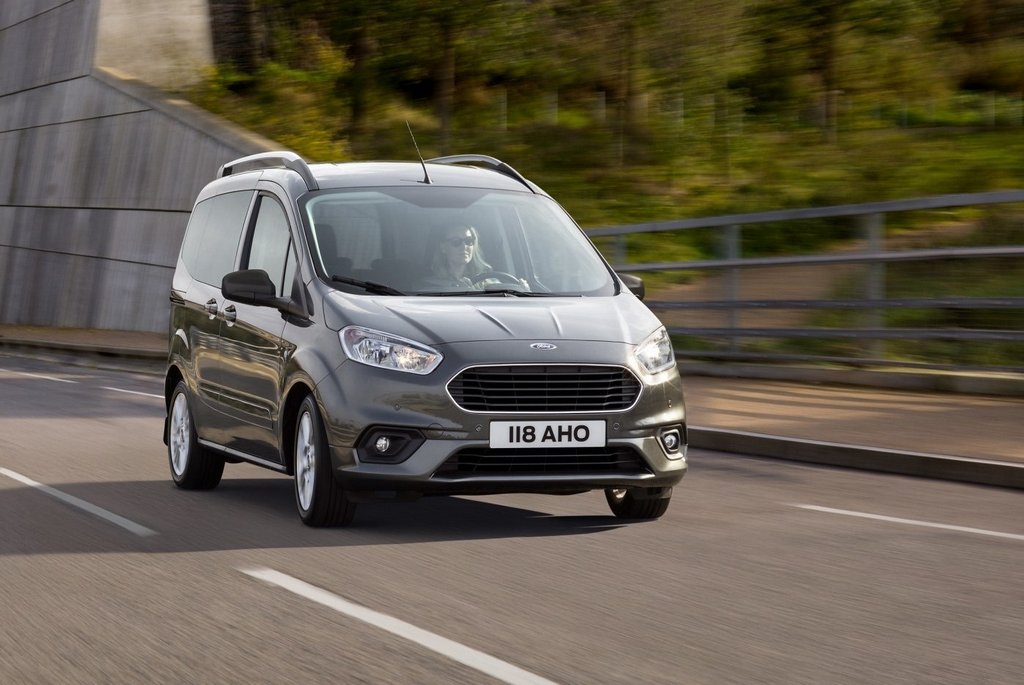 Test av den kompakta minibussen Ford Tourneo Courier