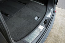Land Rover Discovery Sport 2014– Tröskelskydd bak (2 st, rostfritt stål) foto 1