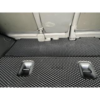 Bagagerumsmatta 2 st (EVA, 7-sits, svart) Toyota Land Cruiser 200 2007–2021 foto 4