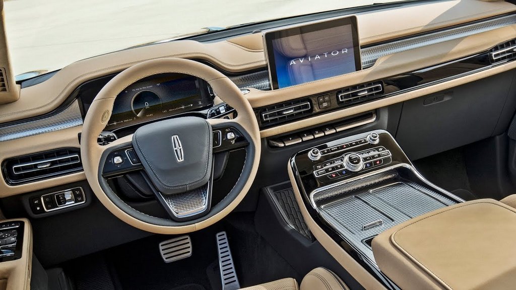 Test av lyxiga crossovern Lincoln Aviator