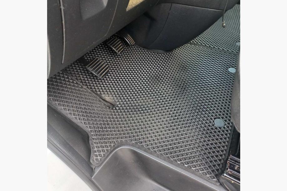 Renault Trafic 2015– EVA-golvmattor (2 st, svarta) Foto 9