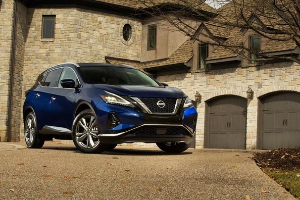 Test av uppdaterade mellanstora crossovern Nissan Murano
