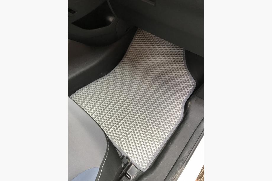 Citroen Berlingo 2008–2018 EVA-bilmattor (grå) Fram + bak + instegslister (5 st) Foto 2