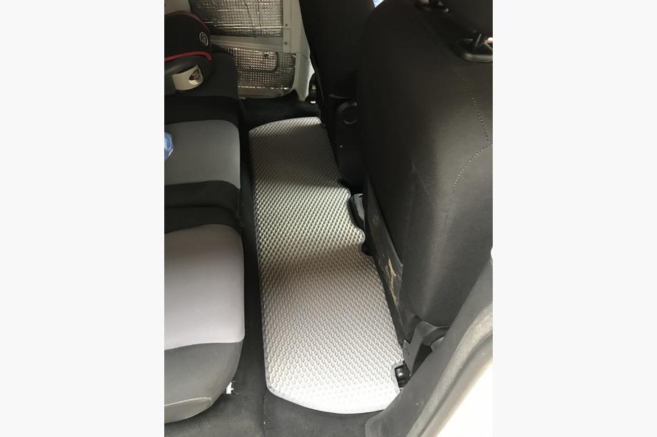 Citroen Berlingo 2008–2018 EVA-bilmattor (grå) Fram + bak + instegslister (5 st) Foto 4
