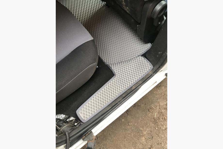 Citroen Berlingo 2008–2018 EVA-bilmattor (grå) Fram + bak + instegslister (5 st) Foto 5