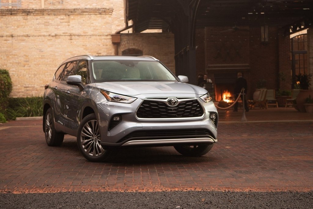 Ny generation av crossover-SUV: Toyota Highlander