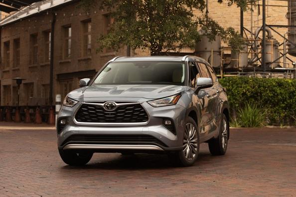 Ny generation av crossover-SUV: Toyota Highlander