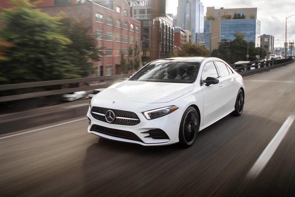 Test av den kompakta modellen Mercedes-Benz A-Class Sedan