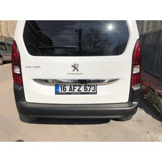 Rostfri list ovanför registreringsskylten foto 3