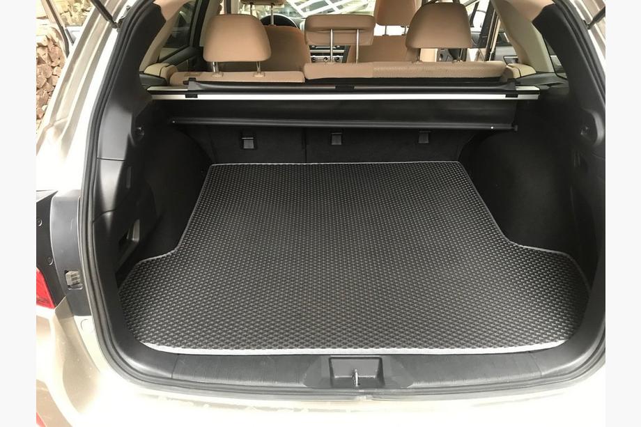 Subaru Outback 2014–2019 Bagagerumsmatta (svart, EVA) Image