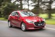 Uppdaterade subkompakta halvkombin Mazda 2 foto 2