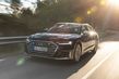 Sportig lyxsedan Audi S8 foto 8