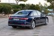 Sportig lyxsedan Audi S8 foto 3