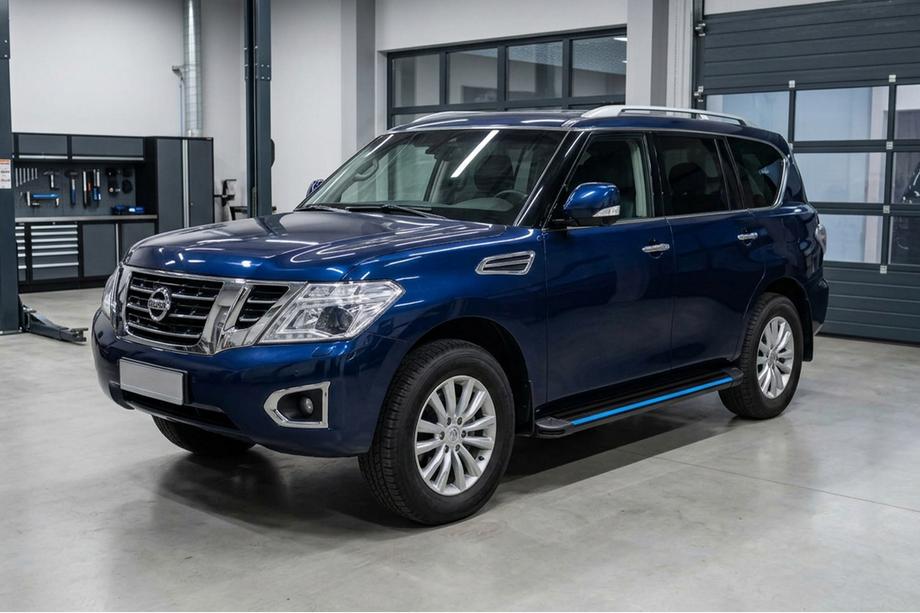 Nissan Patrol Y62 2010–2024 Sidosteg Maya Blue (2 st, aluminium) Image