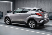 Toyota C-HR 2016–2023 Sidosteg Maydos V2 (2 st, aluminium) foto 1