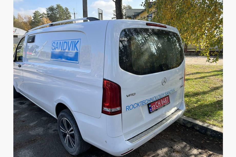 Mercedes Vito/V-klass W447 2014– Kromade takrails DDU (plastfötter) Lång hjulbas (EXTRALONG) Image