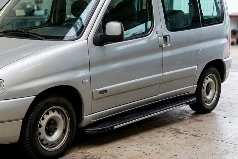 Peugeot Partner 1996–2008 Sidosteg Bosphorus Grey (2 st, aluminium) Image