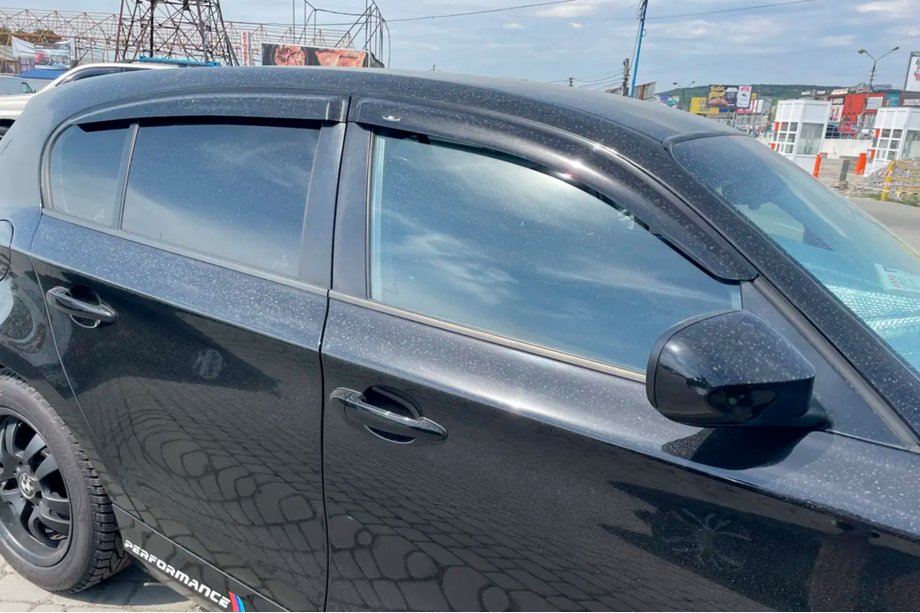 BMW 1-serie E81/E82/E87/E88 2004–2011 Vindavvisare för sidorutor (4 st, HIC) Image
