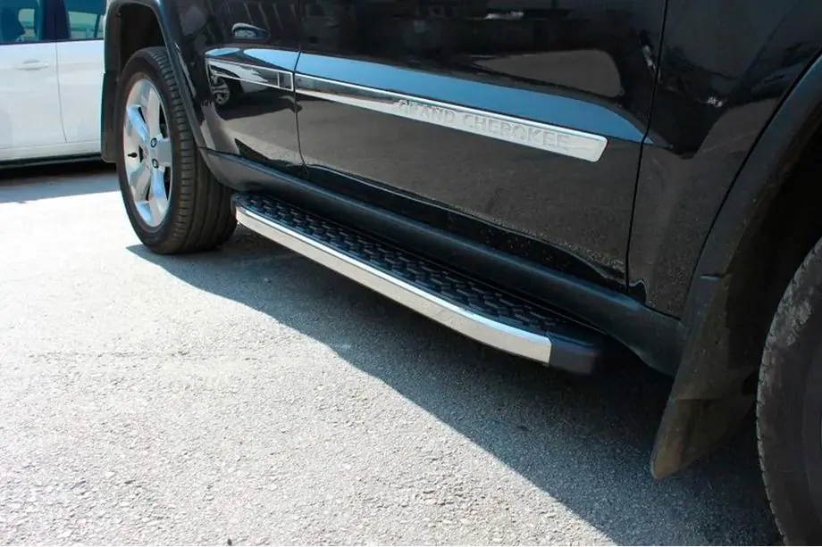 Jeep Grand Cherokee WK2 2010–2021 Sidosteg BlackLine (2 st, aluminium) Image