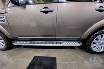 Land Rover Discovery III 2004–2009 Sidosteg Tayga V2 (2 st, aluminium) foto 1