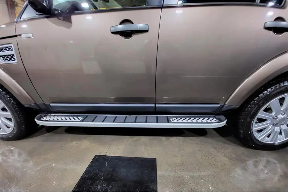 Land Rover Discovery IV 2009–2017 Sidosteg Tayga V2 (2 st, aluminium) Image