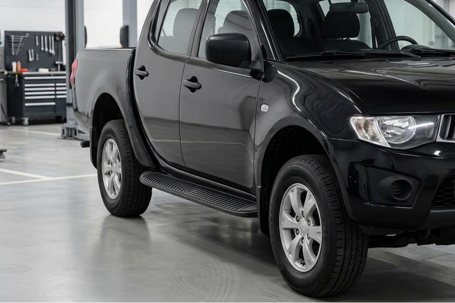 Mitsubishi L200 2015–2024 Sidosteg Tayga Black (2 st, aluminium) Image