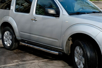 Nissan Pathfinder R51 2005–2014 BlackLine sidosteg (2 st, aluminium) foto 1