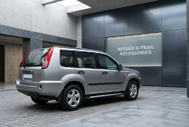 Nissan X-trail T30 2002–2007 Sidosteg New Vision Black (2 st, aluminium) foto 1