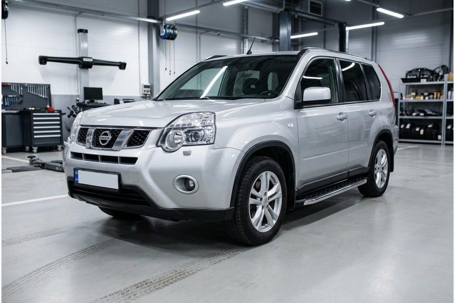 Nissan X-trail T31 2007–2014 Sidosteg BlackLine (2 st, aluminium) Image