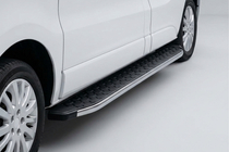 Opel Vivaro 2001–2015 BlackLine sidosteg (2 st, aluminium) foto 1