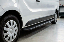 Opel Vivaro 2001–2015 Sidosteg Tayga Black (2 st, aluminium) foto 1