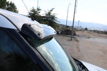Fiat Doblo II 2010–2022 Vindrutespoiler (svart blank, 5 mm) foto 5