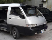 Hyundai H100 Vindrutespoiler (svart blank, 5 mm) foto 2