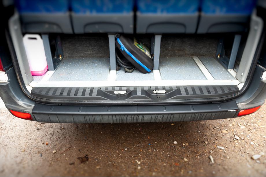 Volkswagen Crafter 2006–2016 Bakre stötfångarskydd EuroCap (ABS) Foto 1