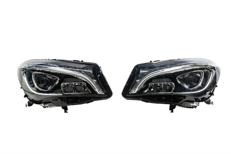 Mercedes CLA C117 2013–2019 Framstrålkastare med LED (2 st) Foto 2