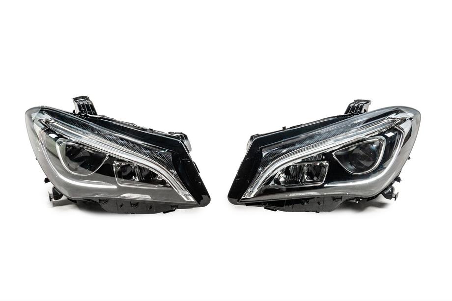 Mercedes CLA C117 2013–2019 Framstrålkastare med LED (2 st) Foto 1