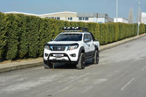 Nissan Navara/NP300 2016– Huvdeflektor (EuroCap) foto 4