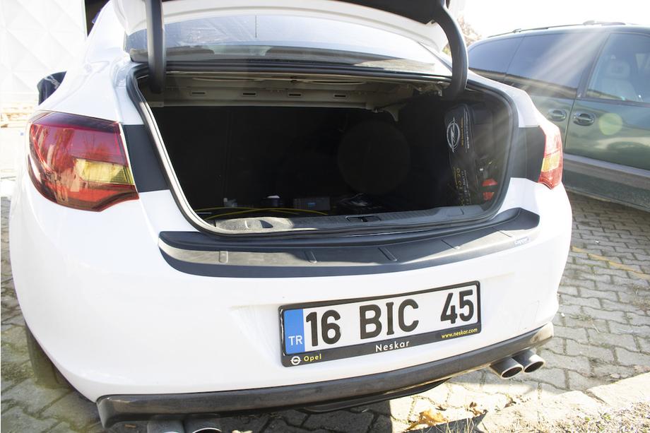 Opel Astra J 2009–2015 Stötfångarskydd bak EuroCap (Sedan, ABS) Foto 3