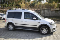 Volkswagen Caddy 2015–2020 Sats med lister och skärmbreddare foto 5