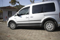 Volkswagen Caddy 2015–2020 Sats med lister och skärmbreddare foto 38