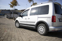 Volkswagen Caddy 2015–2020 Sats med lister och skärmbreddare foto 43