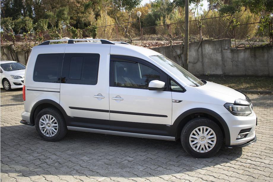 Volkswagen Caddy 2015–2020 Sats med lister och skärmbreddare 1 dörr, kort hjulbas Foto 5