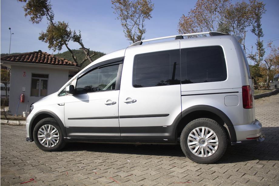 Volkswagen Caddy 2015–2020 Sats med lister och skärmbreddare 1 dörr, kort hjulbas Foto 39