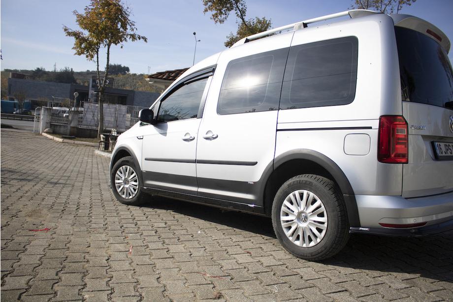 Volkswagen Caddy 2015–2020 Sats med lister och skärmbreddare 1 dörr, kort hjulbas Foto 43