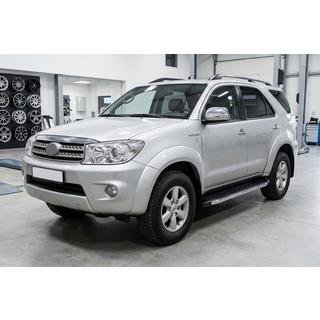 Sidosteg BlackLine (2 st, aluminium) Toyota Fortuner 2006–2015 foto 1